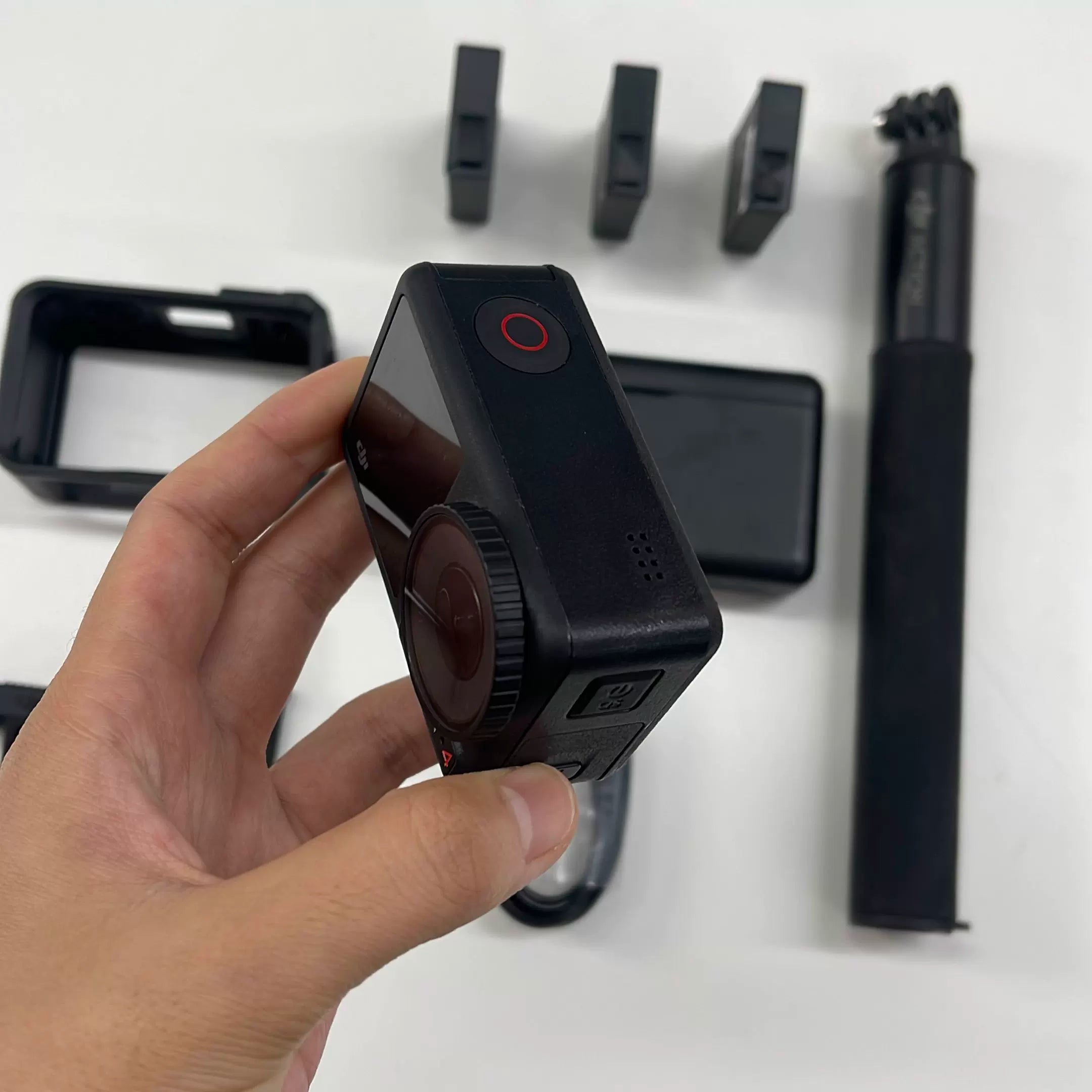 DJI Osmo Action 4 Action Camera 3-Battery Adventure Combo – Used – photo 3