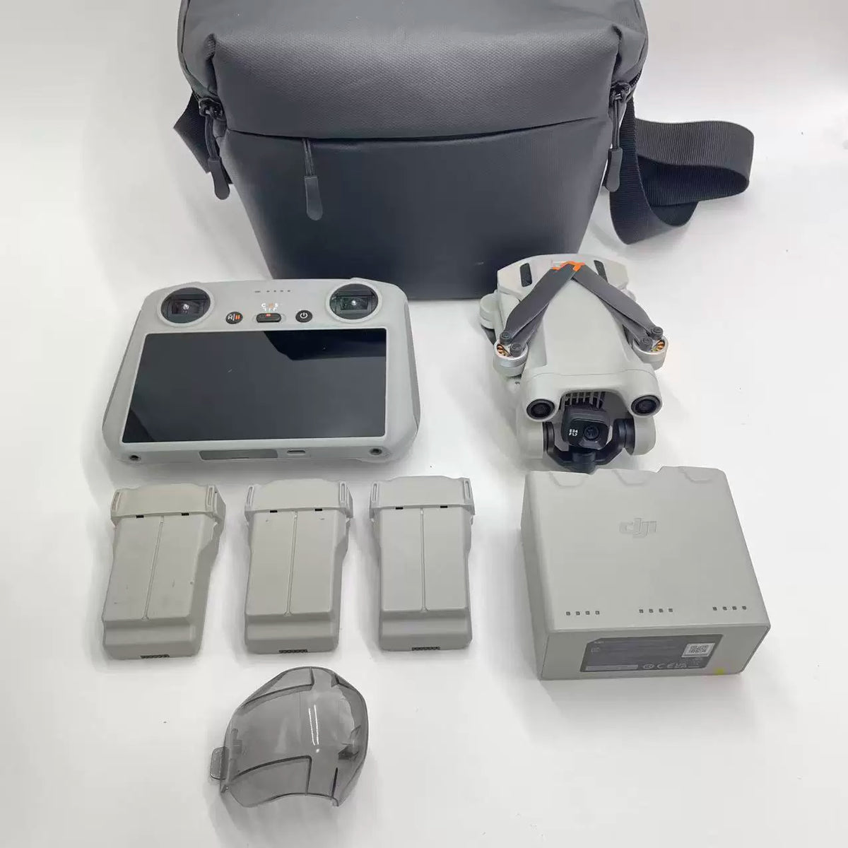 DJI Mini 3 Pro with Screen Remote (DJI RC) – open box, grade B – photo 1