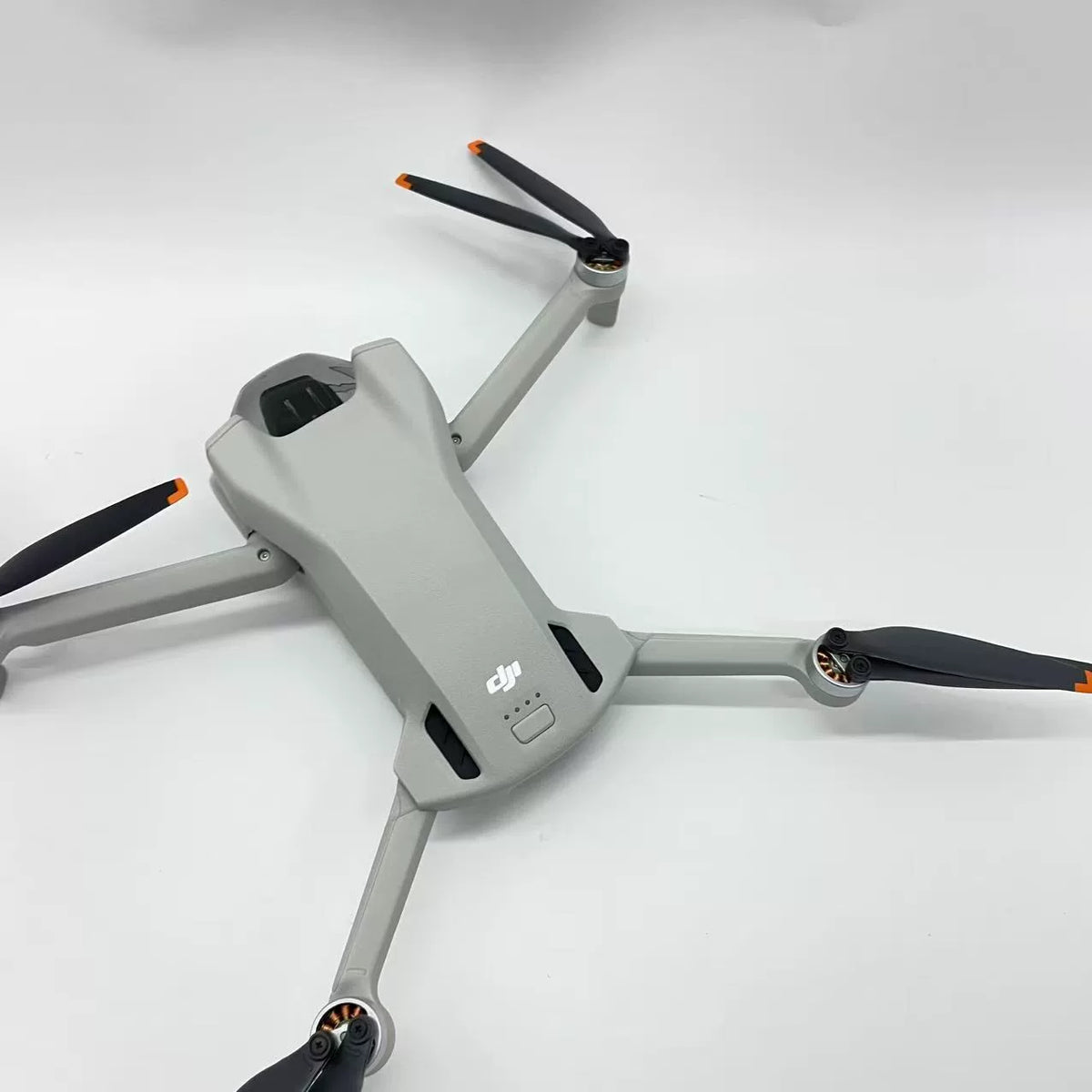 DJI Mini 3 (with Screen Remote (DJI RC)) – open box, grade B – photo 4