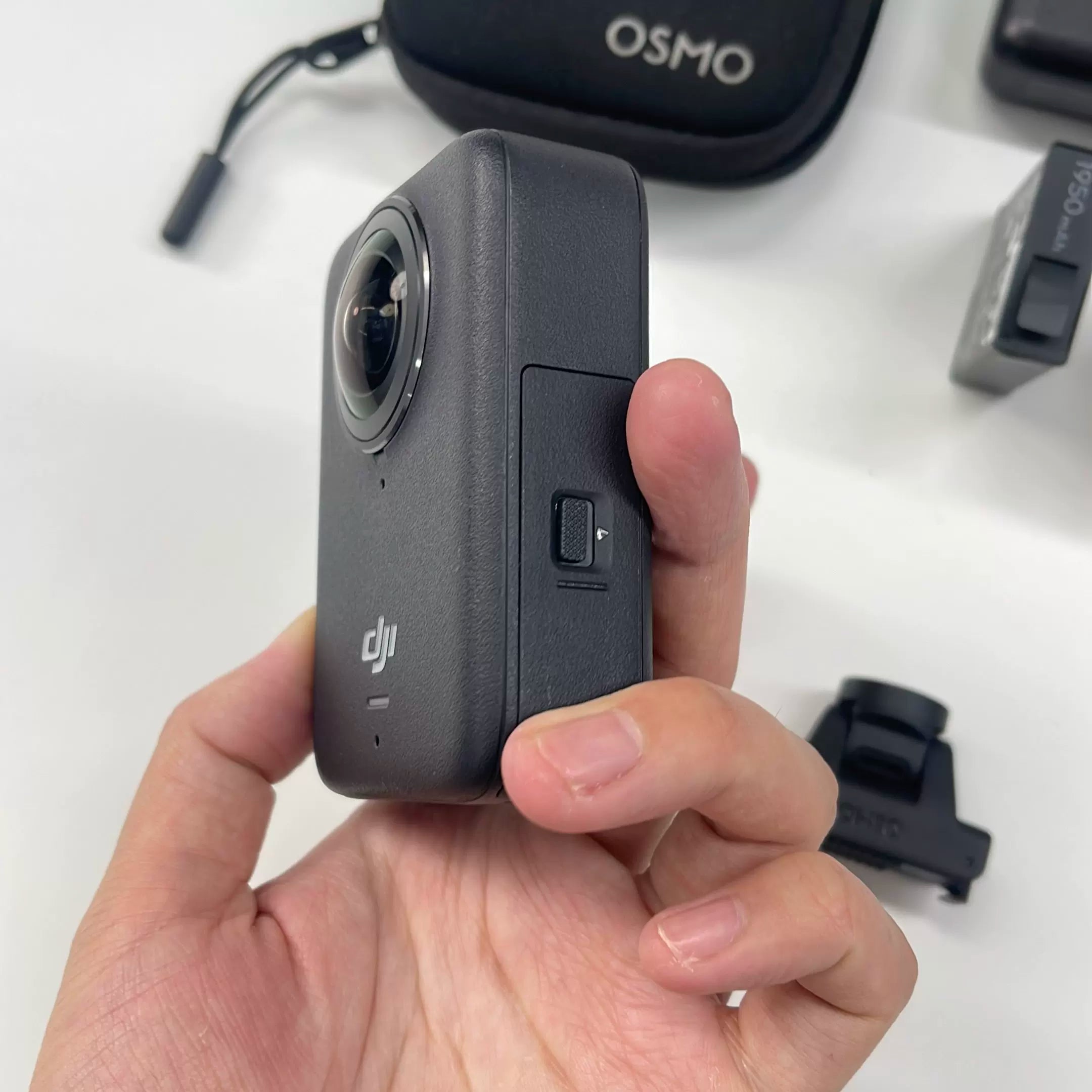 DJI Osmo 360 360 Camera 3-Battery Adventure Combo – Used – photo 6