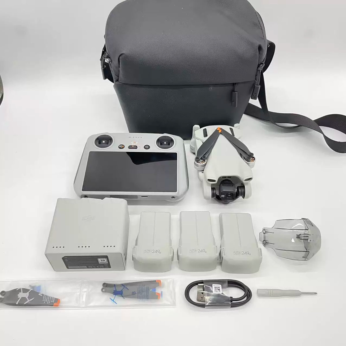 DJI Mini 3 (with Screen Remote (DJI RC)) – open box, grade B – photo 1