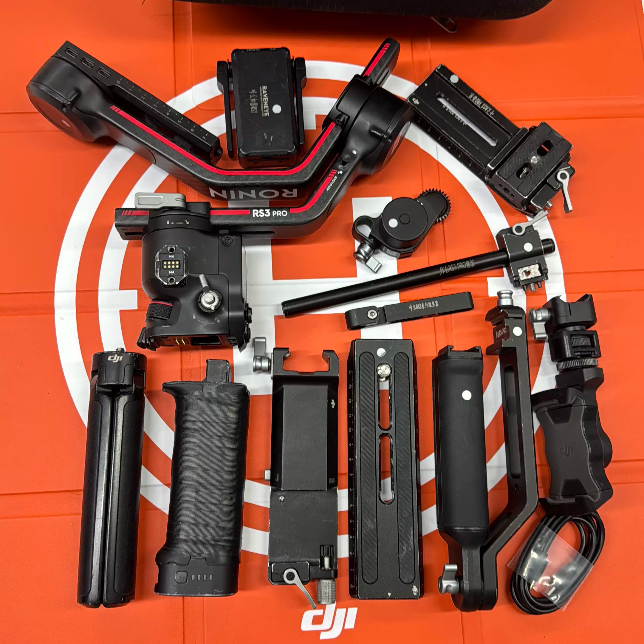 DJI RS 3 Pro Camera Stabilizer Real-Time Monitoring – Used – photo 2