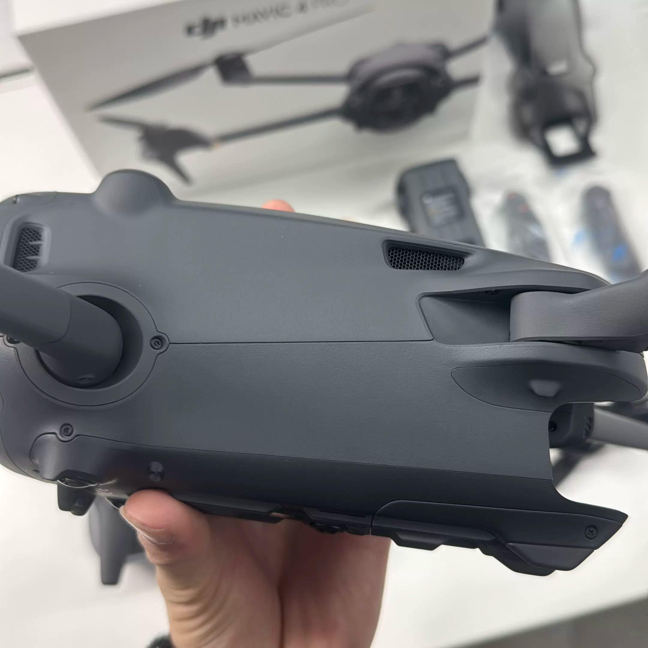 DJI Mavic 4 Pro Drone Standard Combo – Used – photo 4