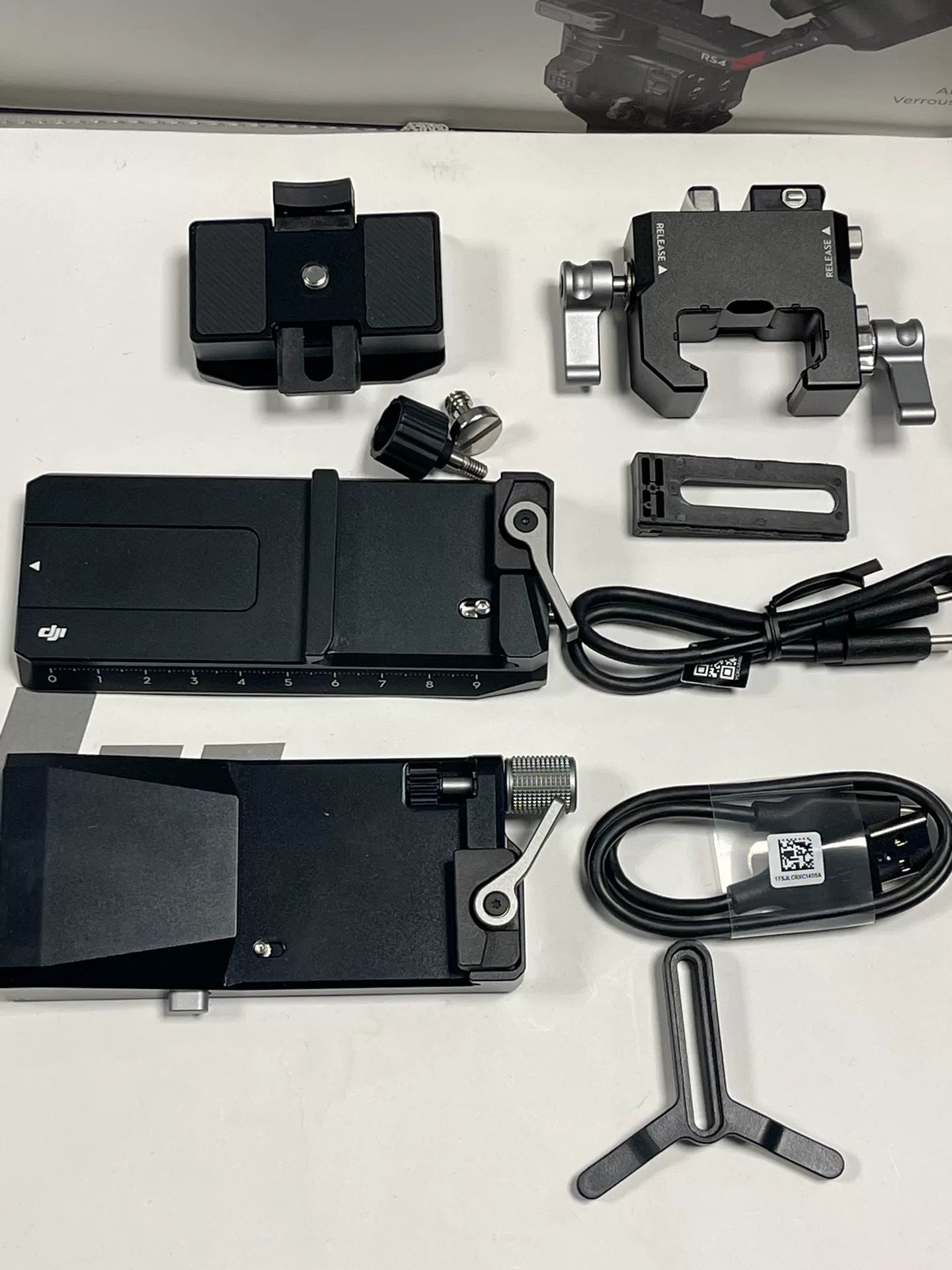 DJI RS 4 Camera Stabilizer Standard Combo – Used – photo 6