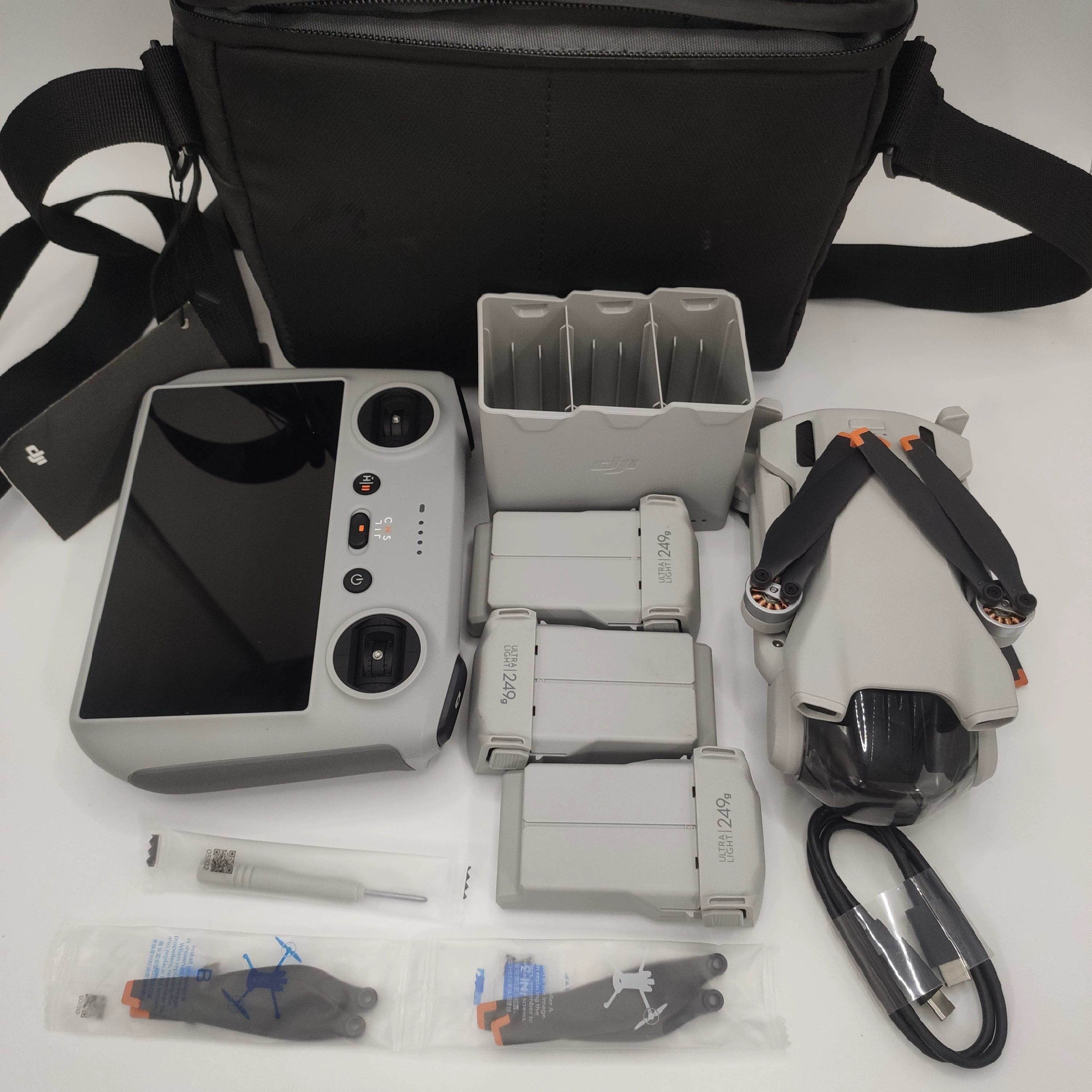 DJI Mini 3 - 99 DJIMini 3
