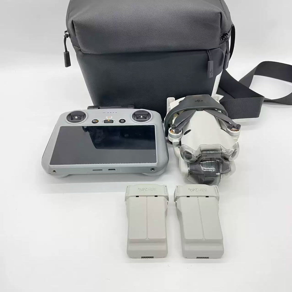 DJI Mini 4 Pro Combo with Screen Remote (DJI RC) – open box, grade B – photo 2