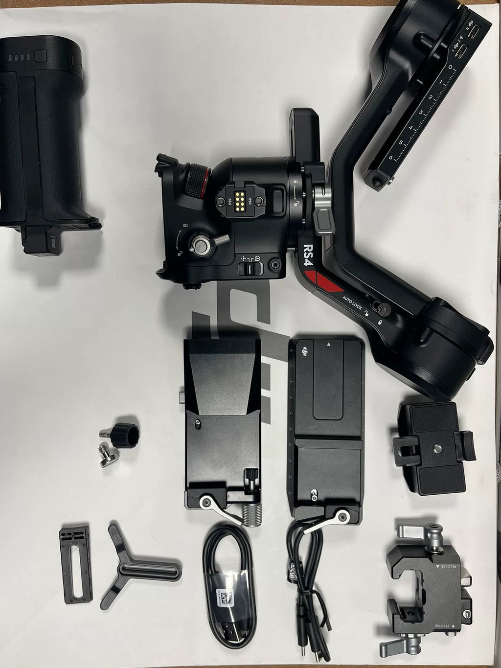 DJI RS 4 Camera Stabilizer Standard Combo – Used – photo 3