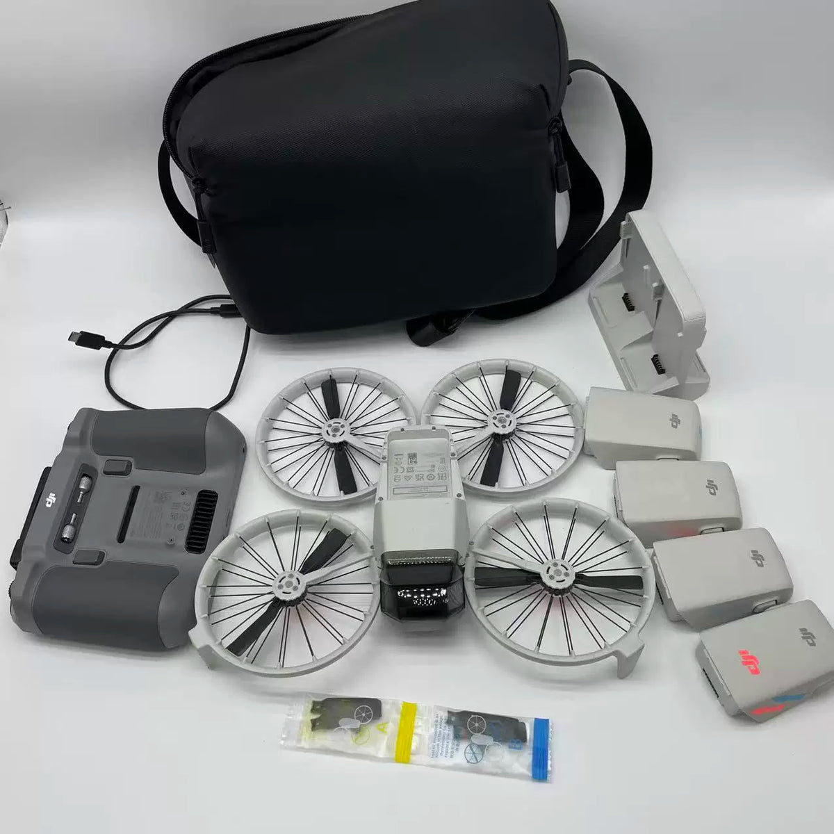 DJI Flip Four Battery Combo, DJI Care Refresh (transferable) – open box, grade B – photo 1