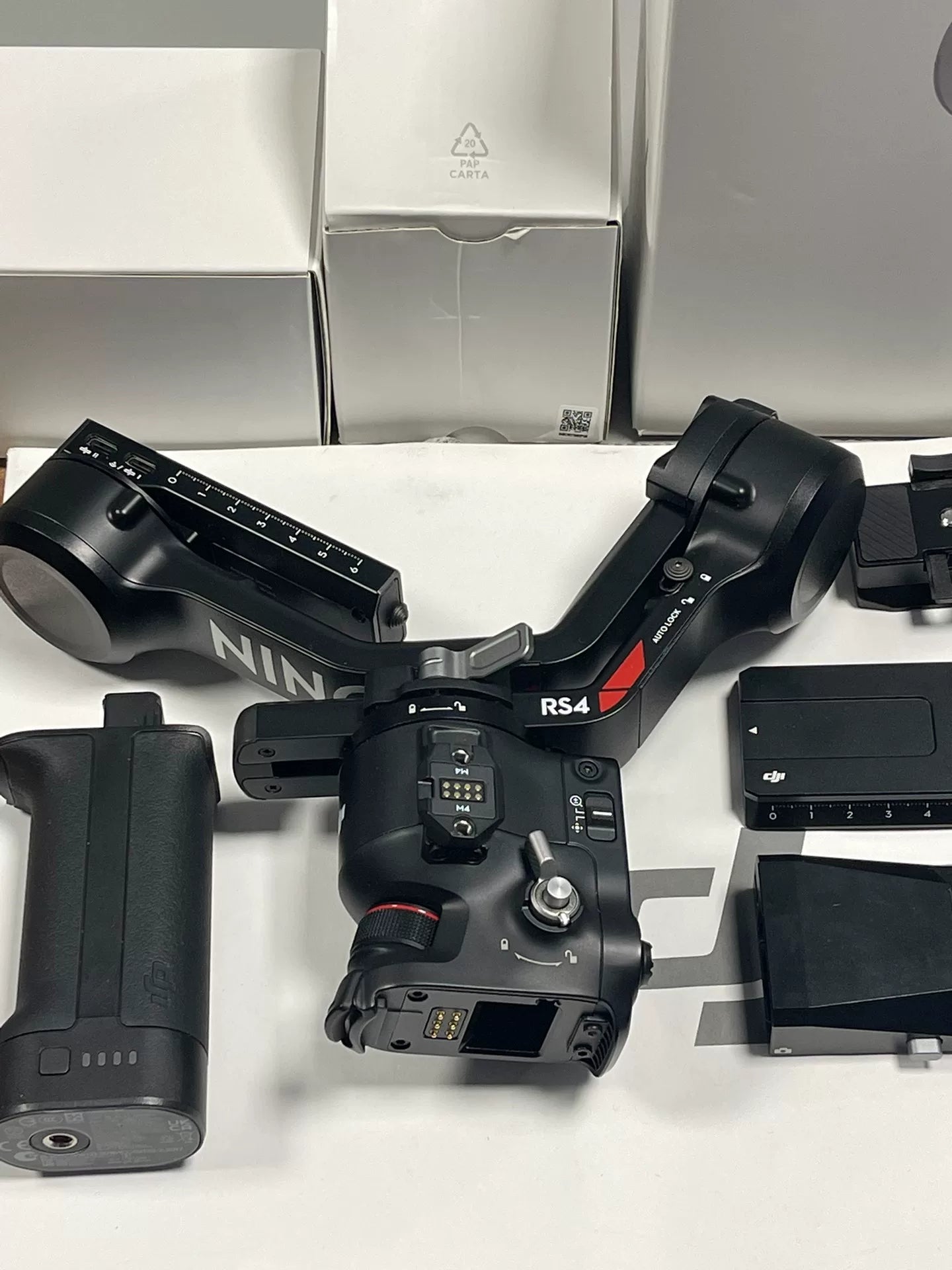 DJI RS 4 Camera Stabilizer Standard Combo – Used – photo 2