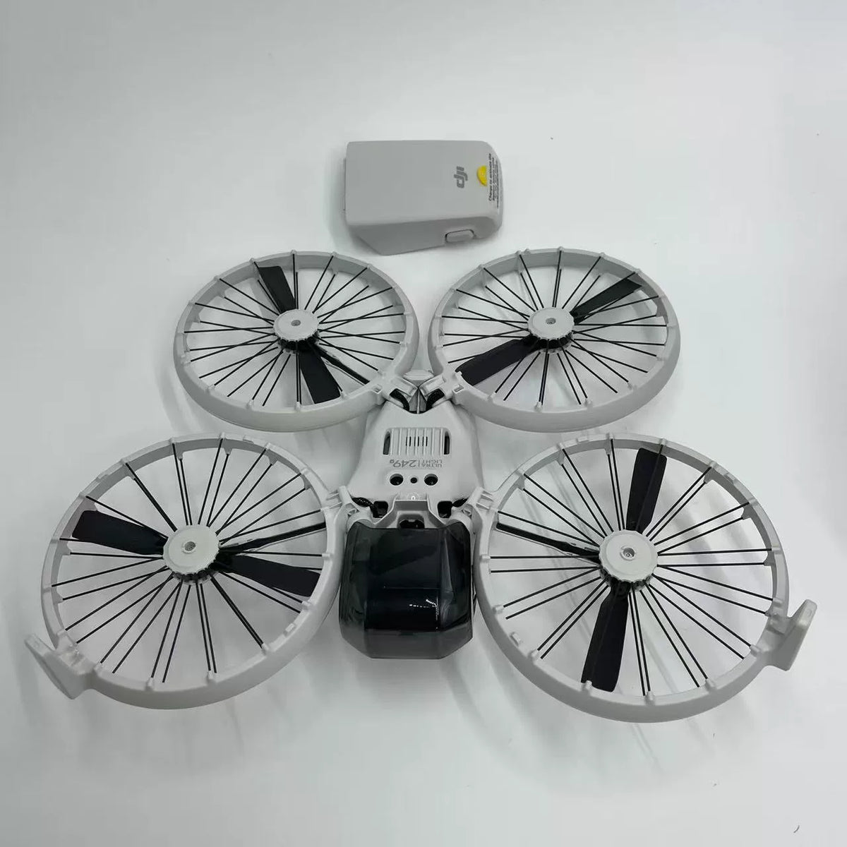 DJI Flip Standard Combo, Under DJI Warranty – open box, grade B – photo 4