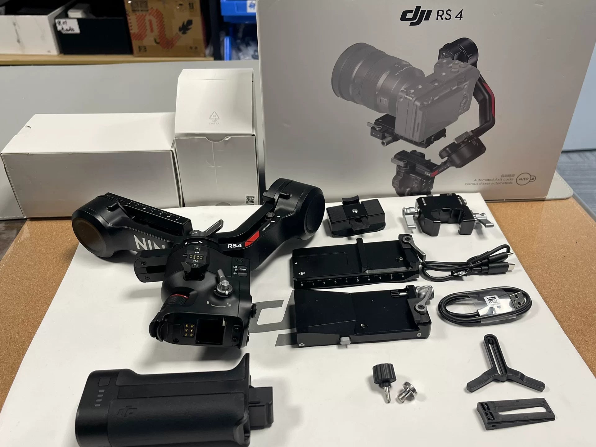 DJI RS 4 Camera Stabilizer Standard Combo – Used – photo 1