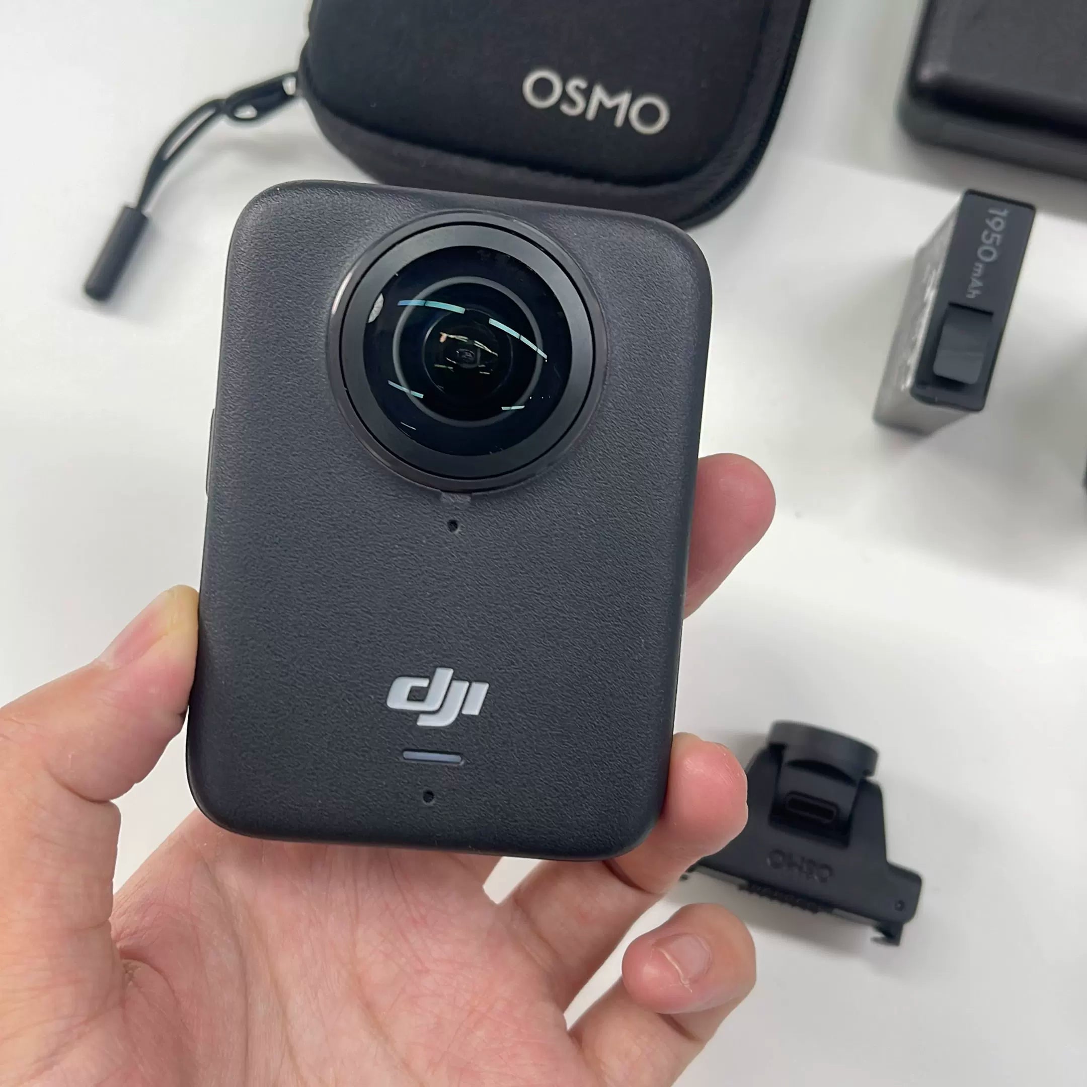 DJI Osmo 360 360 Camera 3-Battery Adventure Combo – Used – photo 5