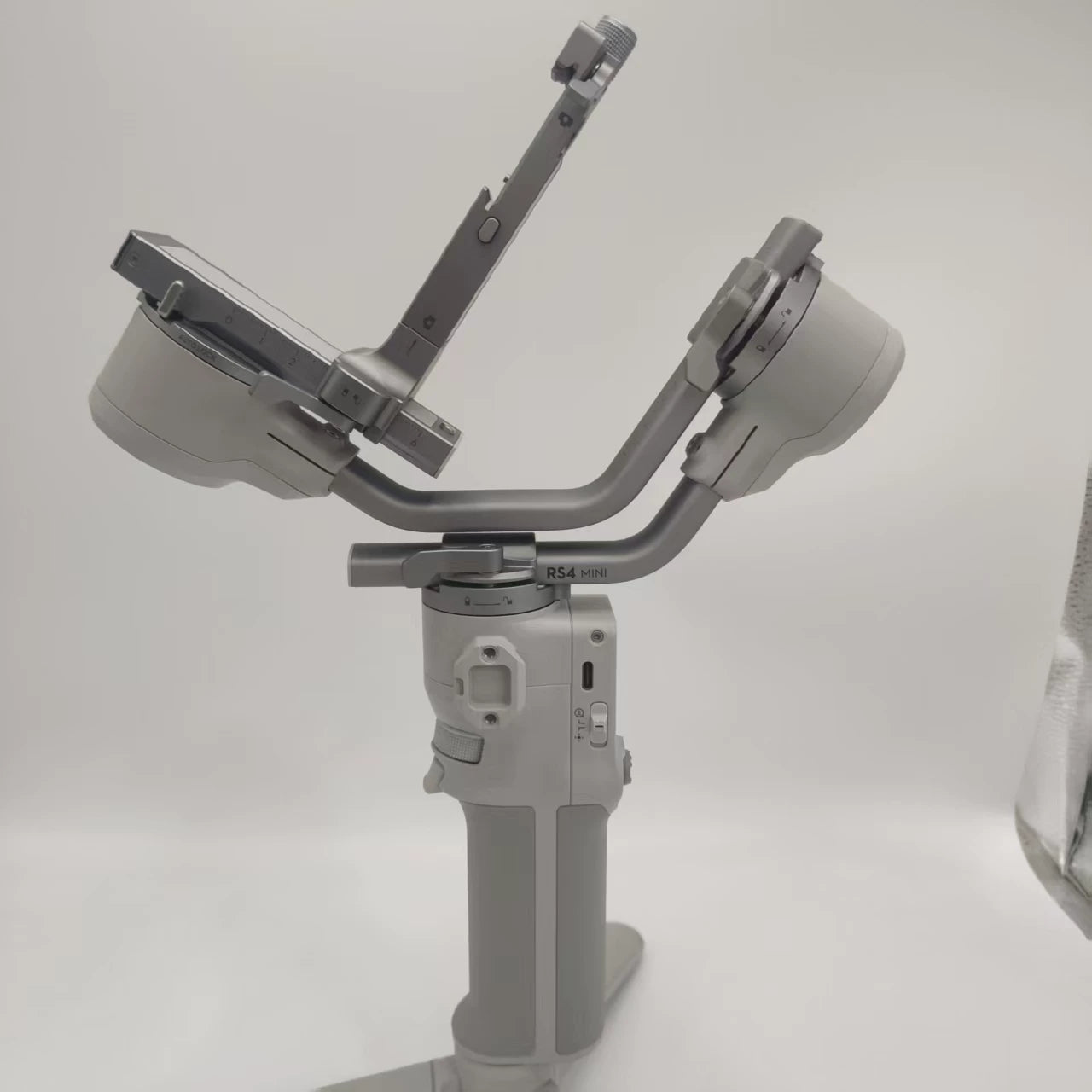 DJI RS 4 Mini - 95 DJI RS 4 Min image 3