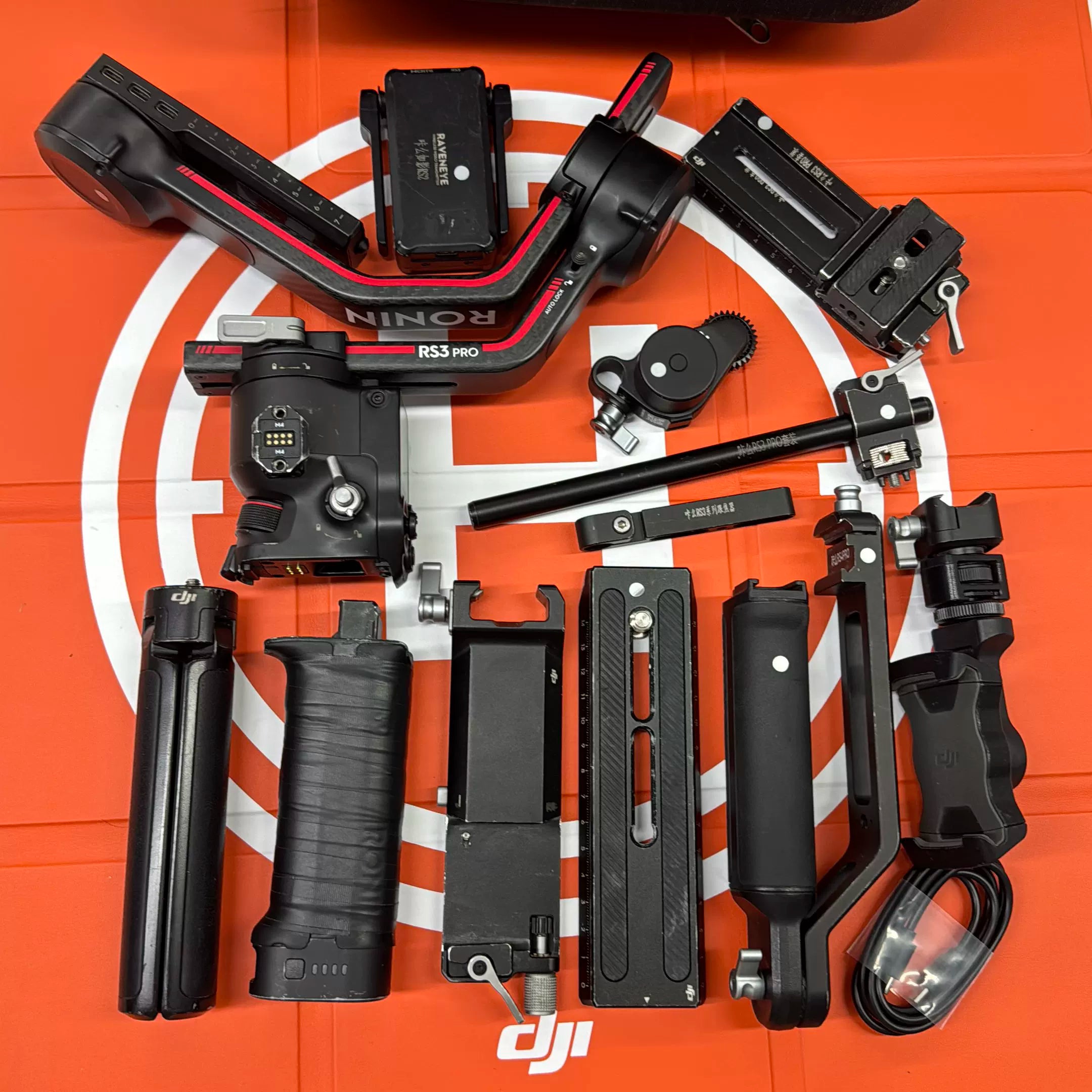 DJI RS 3 Pro Camera Stabilizer Real-Time Monitoring – Used – photo 1