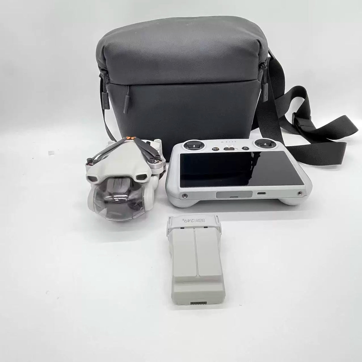 DJI Mini 3 (with Screen Remote (DJI RC)) – open box, grade B – photo 3