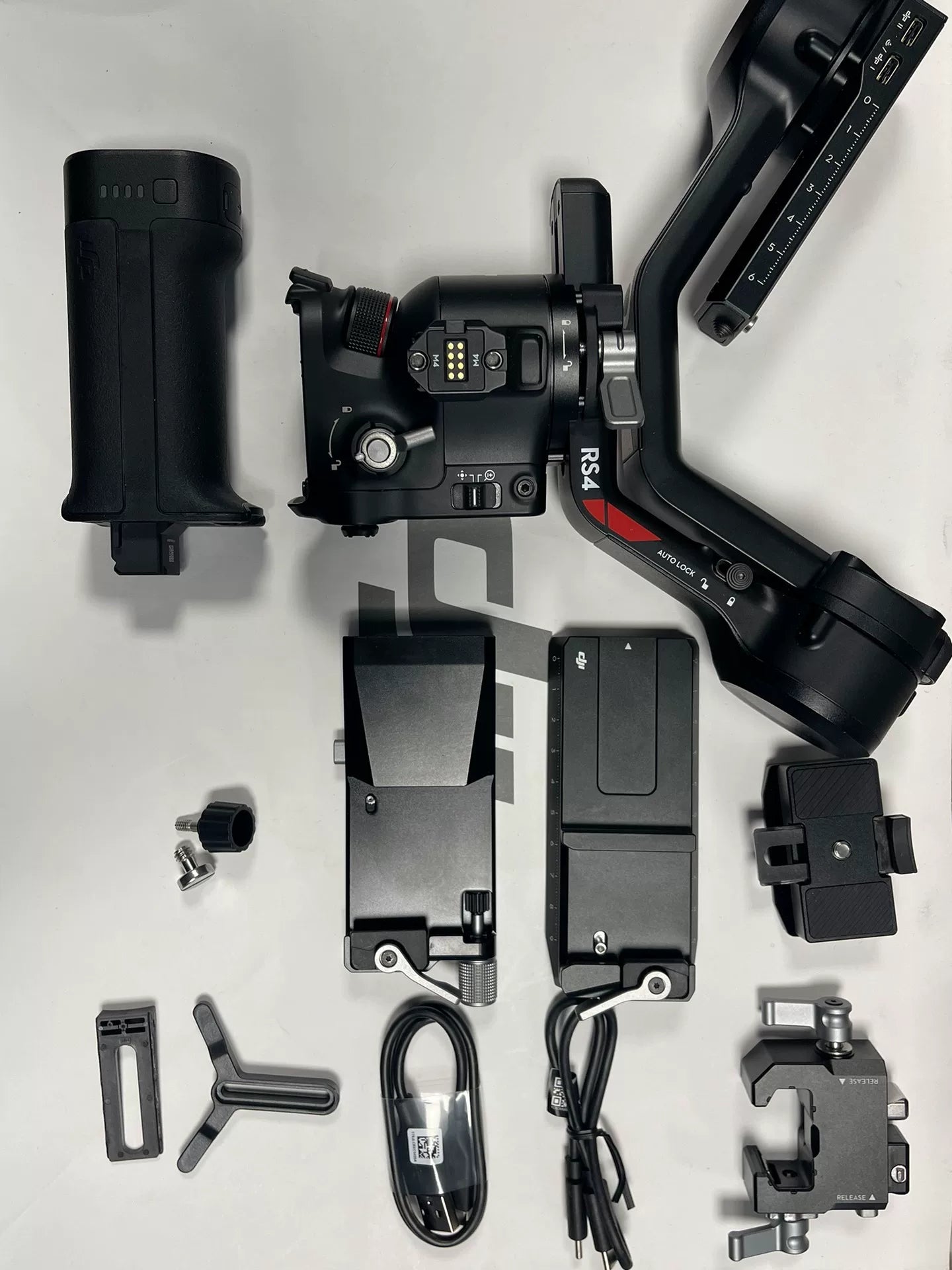 DJI RS 4 Camera Stabilizer Standard Combo – Used – photo 4