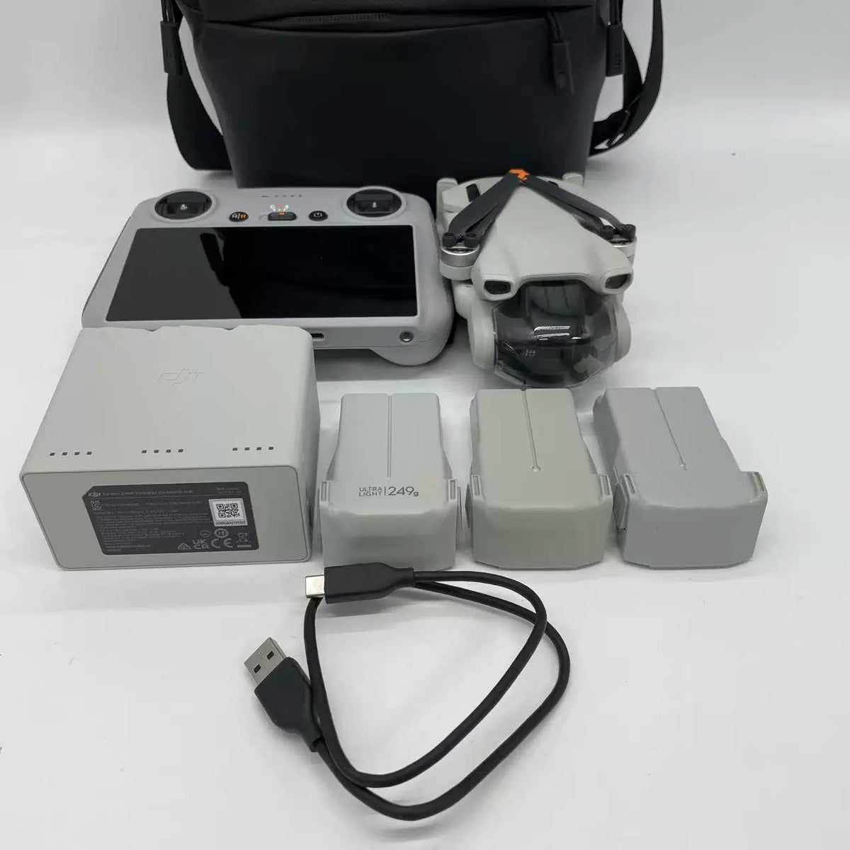 DJI Mini 3 (with Screen Remote (DJI RC)) – open box, grade B – photo 1